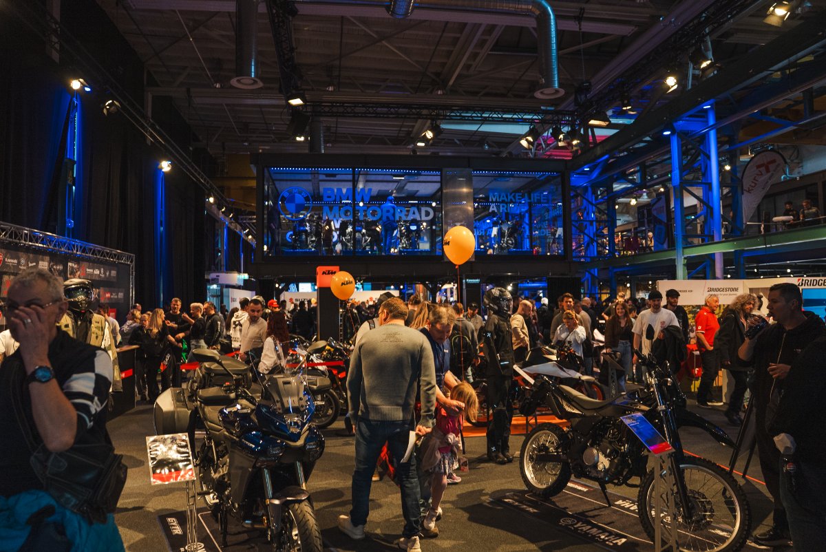 Зал выставки MOTO-ZÜRICH